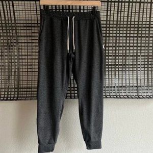 NWOT Vuori Performance Jogger Size XS